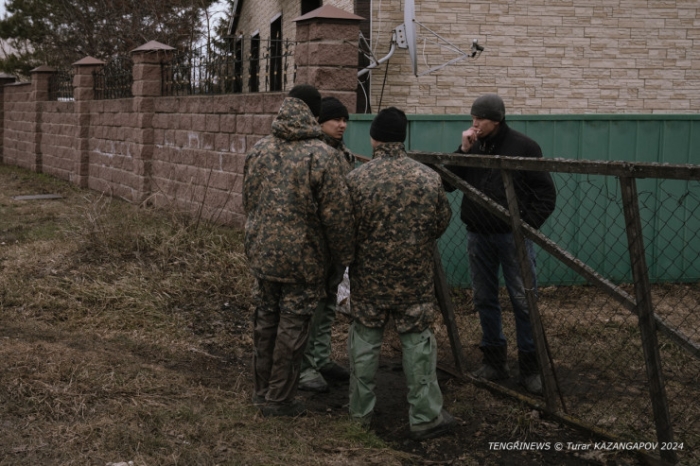 "А ведь была проделана такая работа". В пригороде Петропавловска дома ушли под воду "А ведь была проделана такая работа". В пригороде Петропавловска дома ушли под воду