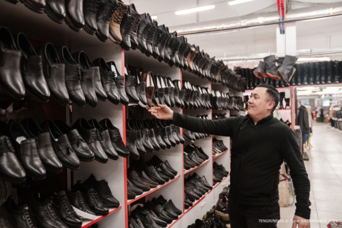 Онлайн "наступает", манекены травмированы. Что происходит на одном из рынков Астаны Онлайн "наступает", манекены травмированы. Что происходит на одном из рынков Астаны