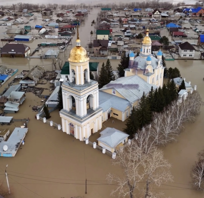 Храм в воде, собаки ждут хозяев. Что происходит в Петропавловске