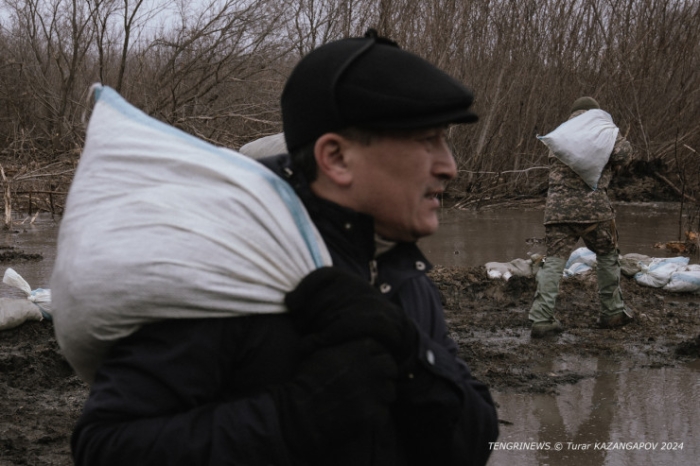 "А ведь была проделана такая работа". В пригороде Петропавловска дома ушли под воду "А ведь была проделана такая работа". В пригороде Петропавловска дома ушли под воду