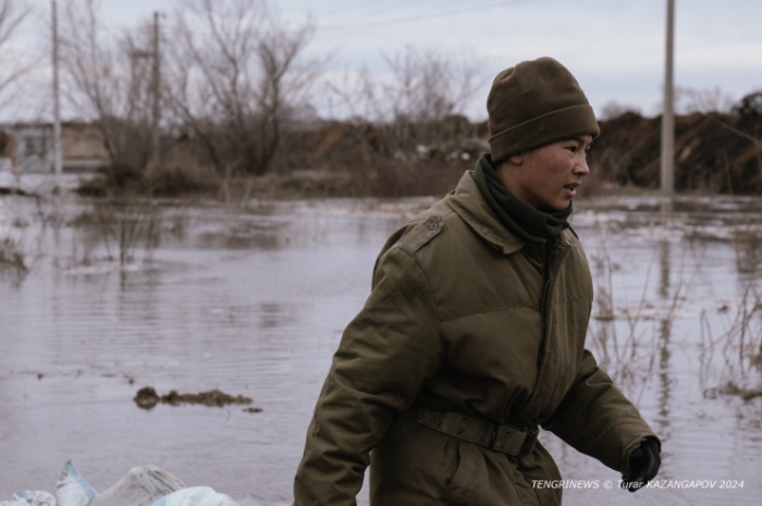 "А ведь была проделана такая работа". В пригороде Петропавловска дома ушли под воду "А ведь была проделана такая работа". В пригороде Петропавловска дома ушли под воду