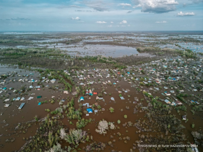 Влез в долги, готовились к новоселью. Пригород Уральска ушел под воду