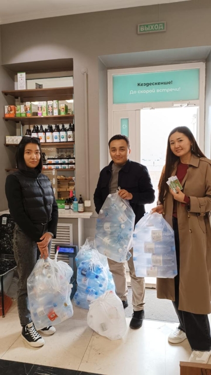 
Обменяй мусор на кофе или снэк: более двух тонн вторсырья собрали алматинцы с начала акции

