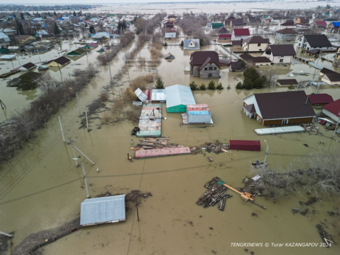 "А ведь была проделана такая работа". В пригороде Петропавловска дома ушли под воду "А ведь была проделана такая работа". В пригороде Петропавловска дома ушли под воду