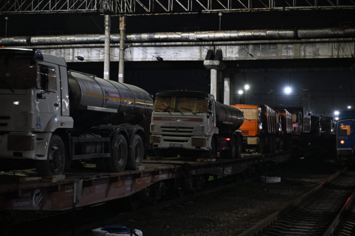 
Алматы отправил в Уральск спецтехнику и персонал для борьбы с паводками
