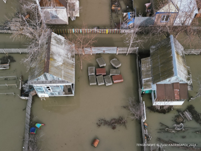 "А ведь была проделана такая работа". В пригороде Петропавловска дома ушли под воду "А ведь была проделана такая работа". В пригороде Петропавловска дома ушли под воду