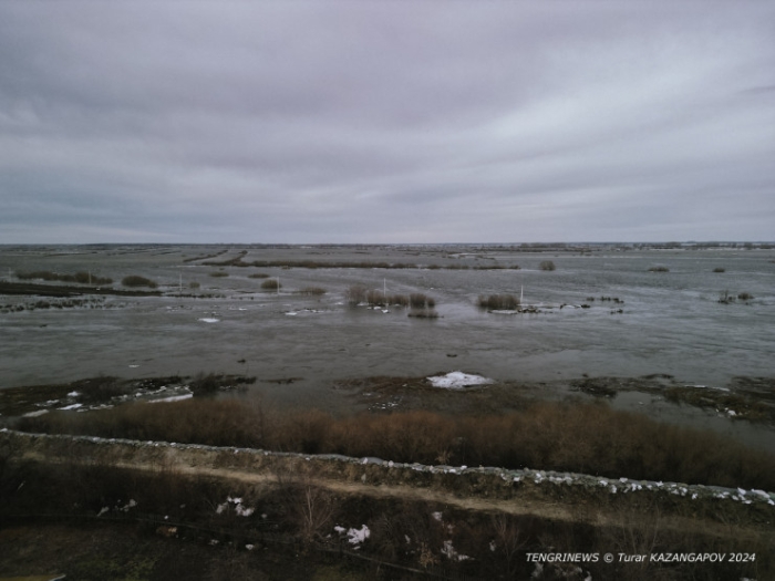 "А ведь была проделана такая работа". В пригороде Петропавловска дома ушли под воду "А ведь была проделана такая работа". В пригороде Петропавловска дома ушли под воду