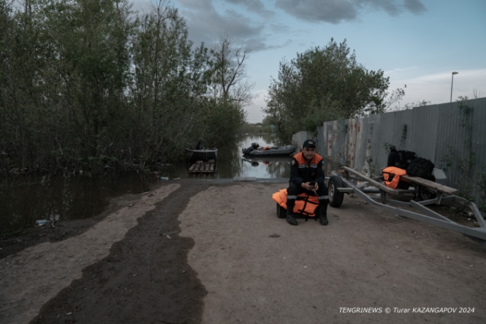 Влез в долги, готовились к новоселью. Пригород Уральска ушел под воду