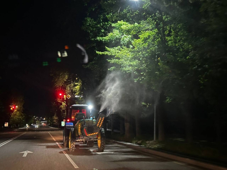 
Обработку деревьев от вредителей начали в Алматы
