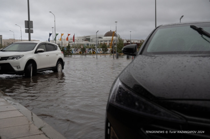 "Казахстанская Венеция", или Как выглядит Астана в особенно дождливый день