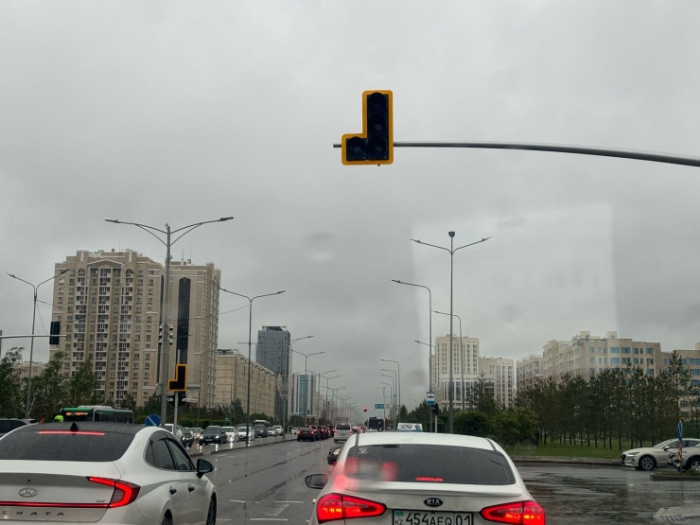 Астана "поплыла" из-за сильного дождя - видео Астана "поплыла" из-за сильного дождя - видео