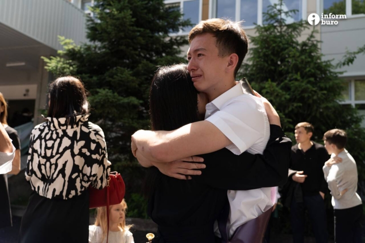 
Последний звонок-2024: фоторепортаж из алматинской школы
