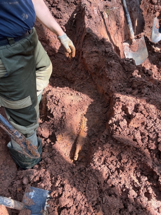 "Это нужно живым". Казахстанец каждую весну отправляется на поиск погибших солдат "Это нужно живым". Казахстанец каждую весну отправляется на поиск погибших солдат