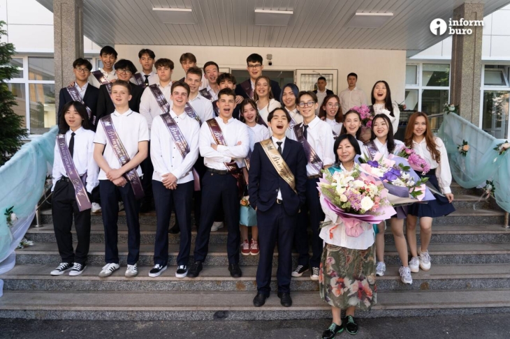 
Последний звонок-2024: фоторепортаж из алматинской школы
