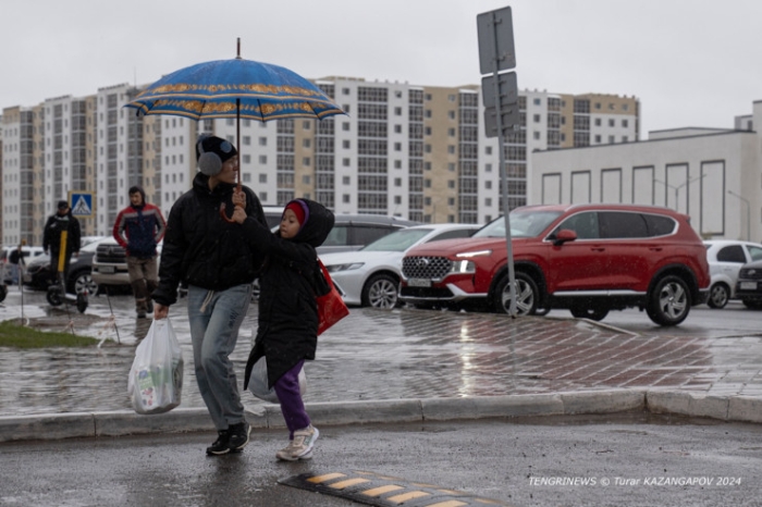 "Казахстанская Венеция", или Как выглядит Астана в особенно дождливый день