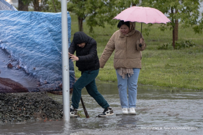 "Казахстанская Венеция", или Как выглядит Астана в особенно дождливый день