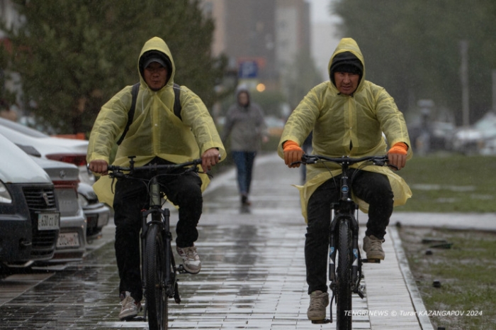 "Казахстанская Венеция", или Как выглядит Астана в особенно дождливый день