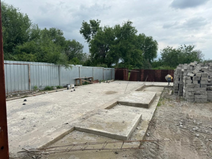 Крупное здание снесли в Алматы Крупное здание снесли в Алматы