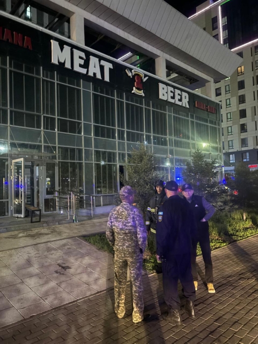 Всех посетителей эвакуировали из ресторана на проспекте Мангилик Ел в Астане