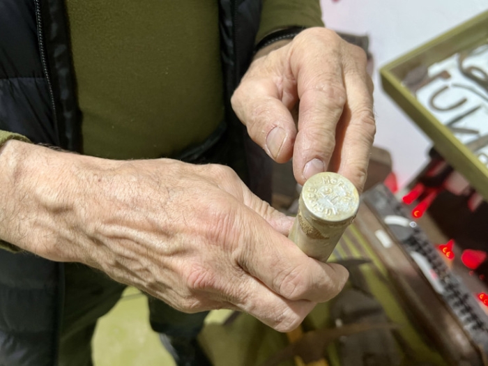 "Это нужно живым". Казахстанец каждую весну отправляется на поиск погибших солдат "Это нужно живым". Казахстанец каждую весну отправляется на поиск погибших солдат