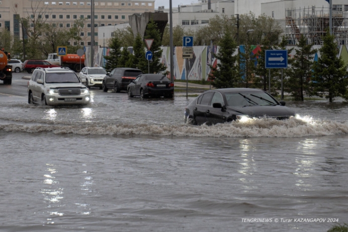 "Казахстанская Венеция", или Как выглядит Астана в особенно дождливый день