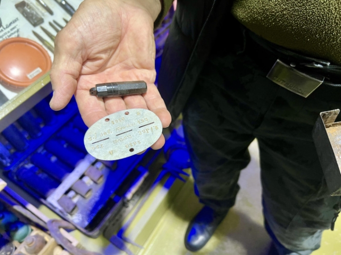 "Это нужно живым". Казахстанец каждую весну отправляется на поиск погибших солдат "Это нужно живым". Казахстанец каждую весну отправляется на поиск погибших солдат