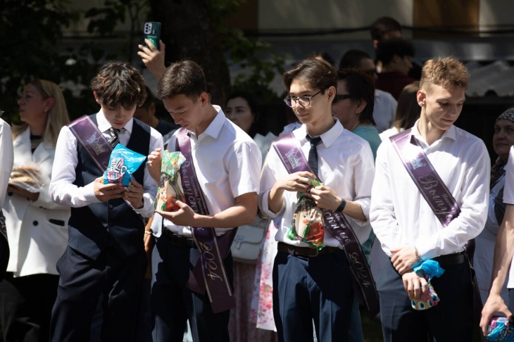 
Последний звонок-2024: фоторепортаж из алматинской школы
