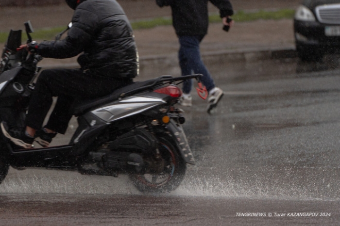 "Казахстанская Венеция", или Как выглядит Астана в особенно дождливый день