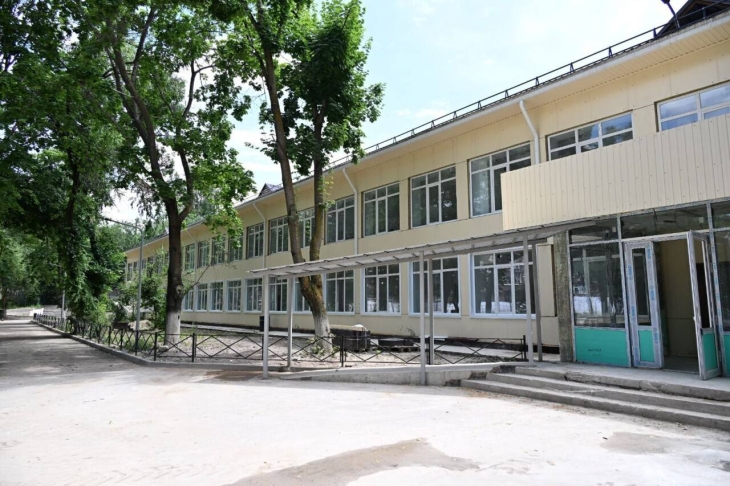 До сентября завершить затянувшийся ремонт школы №9 поручил Досаев
 
До сентября завершить затянувшийся ремонт школы №9 поручил Досаев