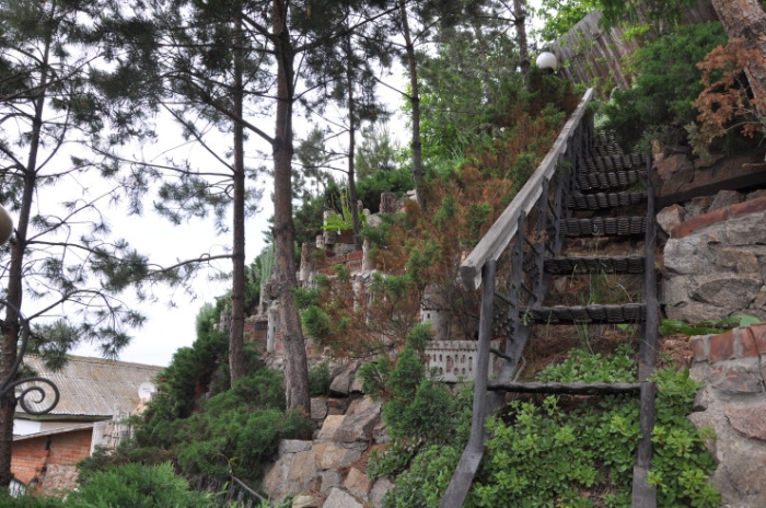 Превратил свалку в сказочный город. Вдохновляющая история из Петропавловска