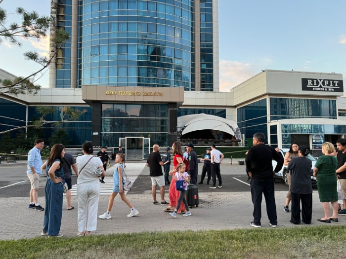 Пожар в районе "Хан шатыра": что происходит на месте сейчас Пожар в районе "Хан шатыра": что происходит на месте сейчас