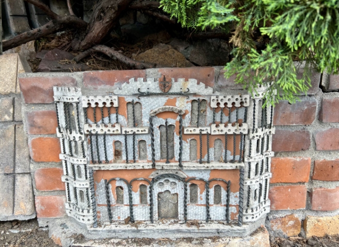 Превратил свалку в сказочный город. Вдохновляющая история из Петропавловска