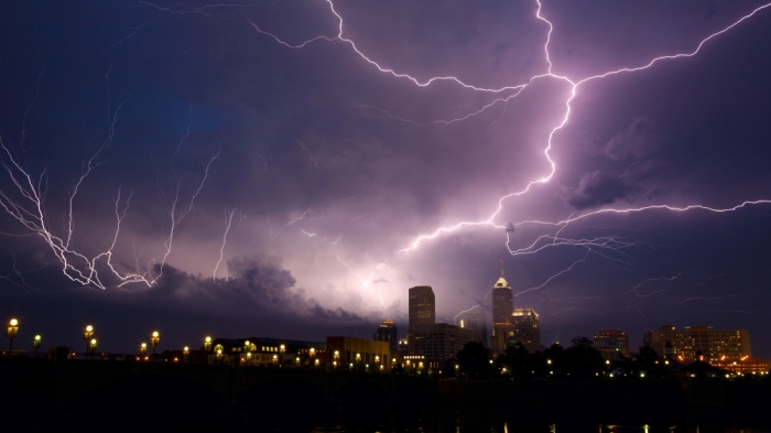 Грозы и жара: штормовое предупреждение объявили в 17 областях, Астане и Алматы Грозы и жара: штормовое предупреждение объявили в 17 областях, Астане и Алматы