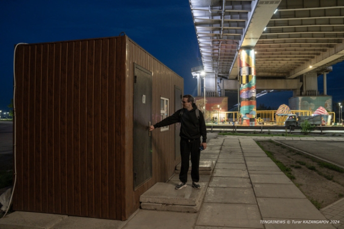 "Это Семей, детка". Что происходит под уникальным для СНГ мостом