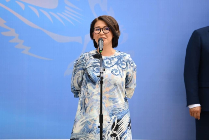 Журналистам вручили сертификаты на квартиры от имени Президента