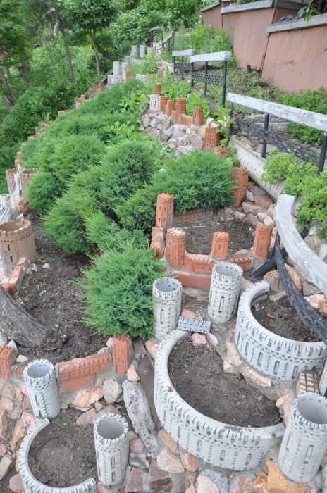 Превратил свалку в сказочный город. Вдохновляющая история из Петропавловска