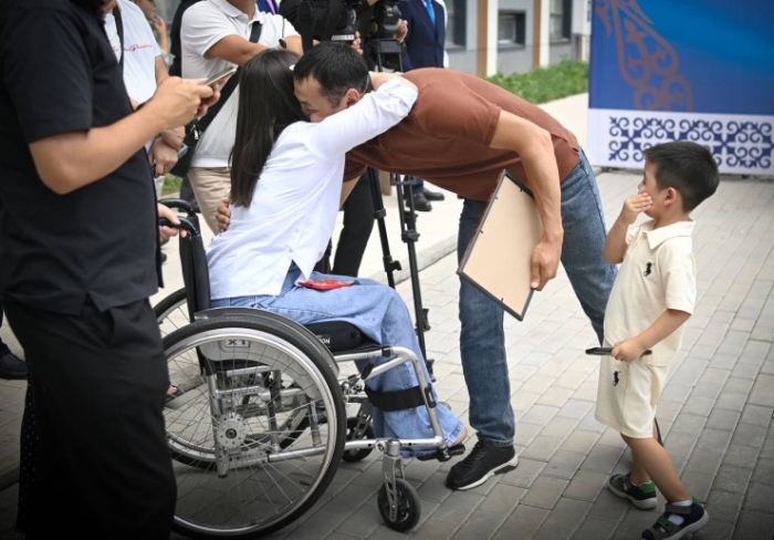 Журналистам вручили сертификаты на квартиры от имени Президента