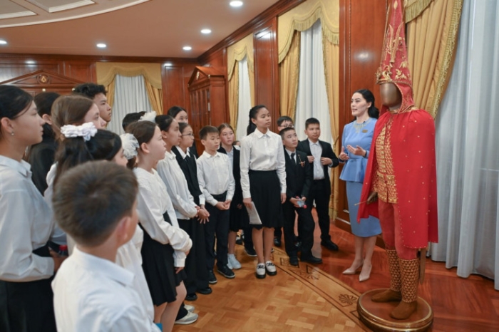 В Акорде провели экскурсию для школьников из всех областей Казахстана