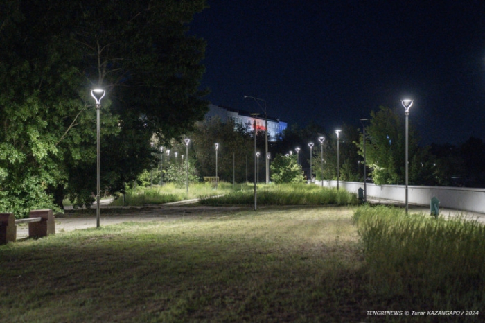 "Это Семей, детка". Что происходит под уникальным для СНГ мостом