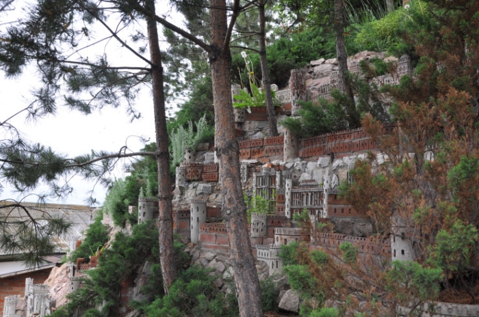 Превратил свалку в сказочный город. Вдохновляющая история из Петропавловска