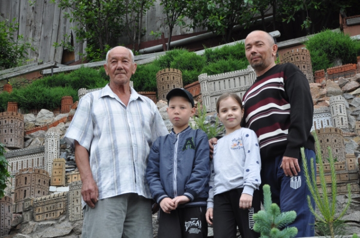 Превратил свалку в сказочный город. Вдохновляющая история из Петропавловска