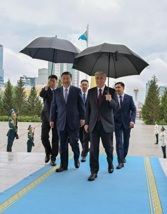 Истребители пролетели над Акордой во время встречи Токаева и Си Цзиньпина