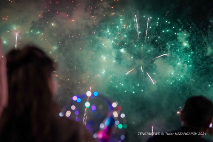 Салют запустили в Астане в преддверии Дня столицы и саммита ШОС Салют запустили в Астане в преддверии Дня столицы и саммита ШОС