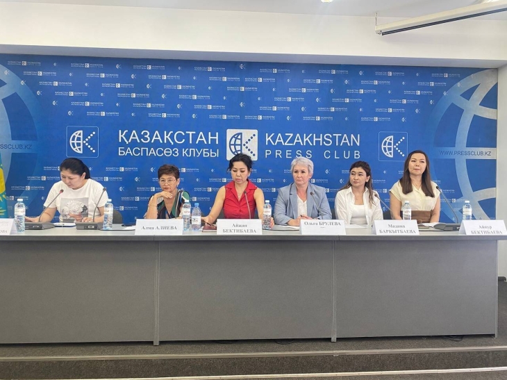 
"Занимают помещения незаконно". Бизнесмены жалуются, что их выгоняют из здания аэропорта Алматы
