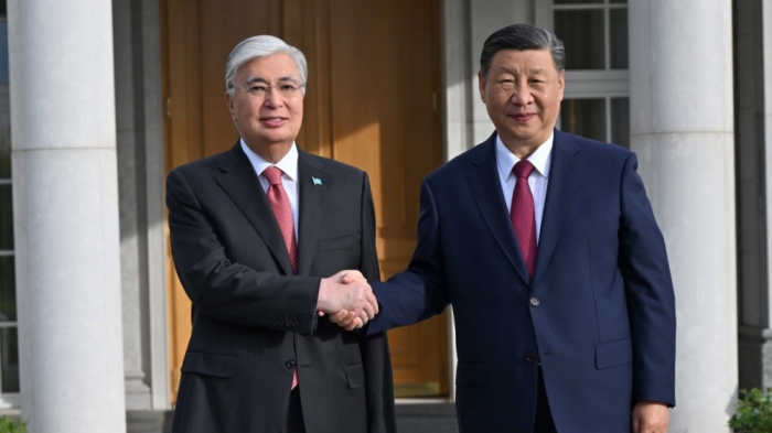 Токаев и Си Цзиньпин провели дружественную встречу в Астане