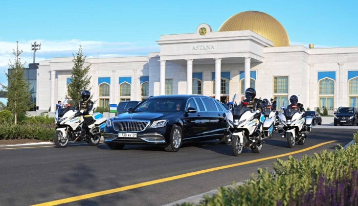 Шавкат Мирзиёев прибыл в Казахстан с государственным визитом
Шавкат Мирзиёев прибыл в Казахстан с государственным визитом