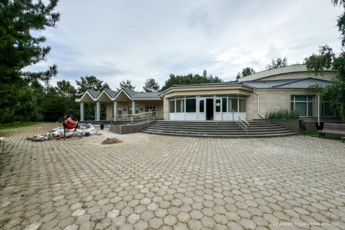 Зеленый парк, гаражи и сцена. Новая жизнь особняка Кайрата Сатыбалдыулы в Астане Зеленый парк, гаражи и сцена. Новая жизнь особняка Кайрата Сатыбалдыулы в Астане