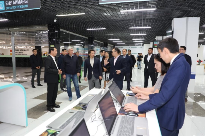 Первый в Казахстане центр государственных и сервисных услуг открылся в Караганде
Первый в Казахстане центр государственных и сервисных услуг открылся в Караганде