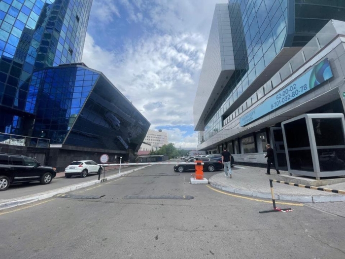 Более 2 млн тенге заплатят собственники зданий в Астане за незаконно установленные шлагбаумы
Более 2 млн тенге заплатят собственники зданий в Астане за незаконно установленные шлагбаумы