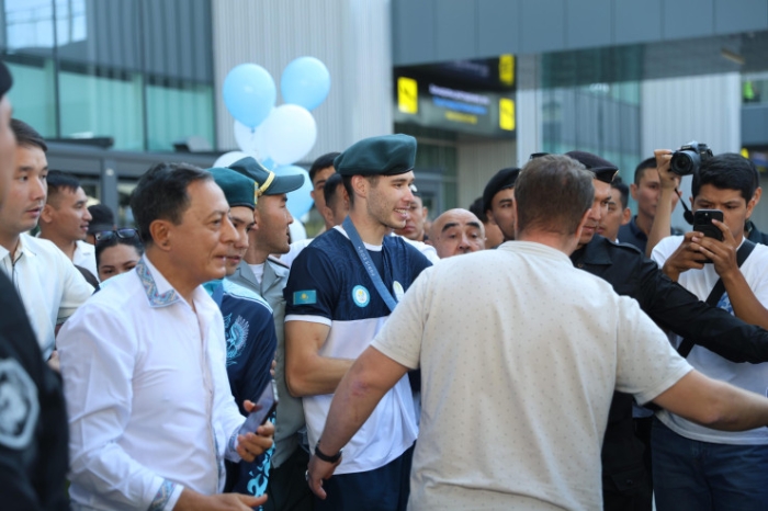 Как встретили спортсменов-триумфаторов Олимпиады в Алматы Как встретили спортсменов-триумфаторов Олимпиады в Алматы